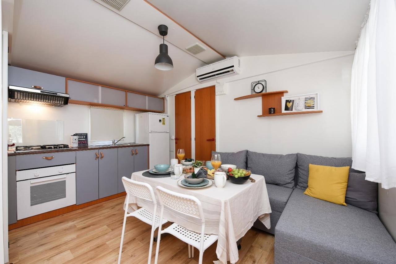 Mia Mobile Home With Jacuzzi Ждрелац Экстерьер фото