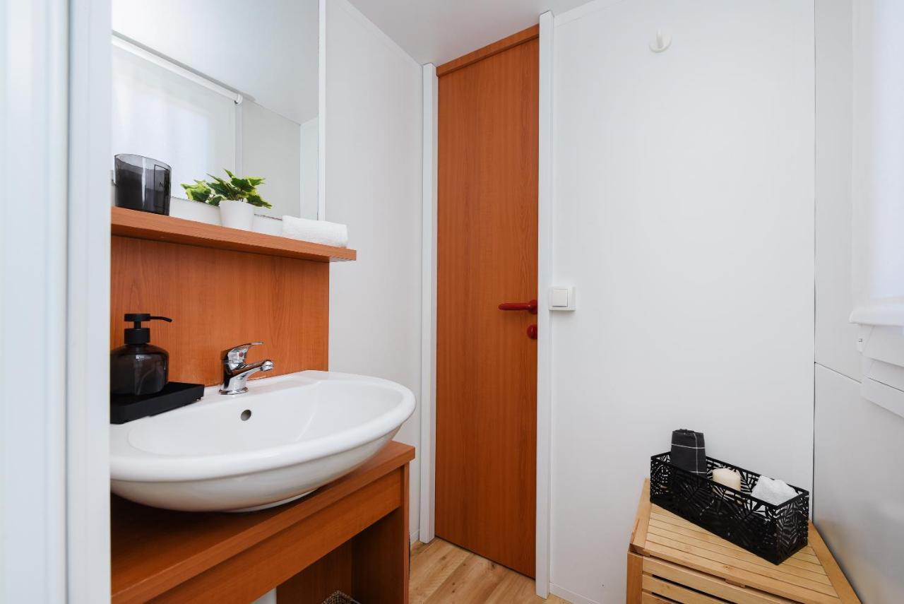 Mia Mobile Home With Jacuzzi Ждрелац Экстерьер фото