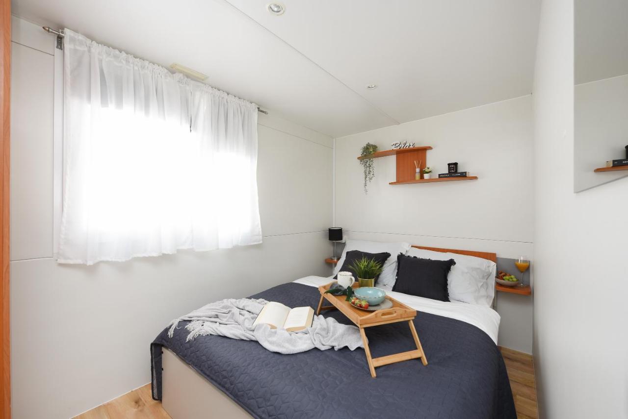 Mia Mobile Home With Jacuzzi Ждрелац Экстерьер фото