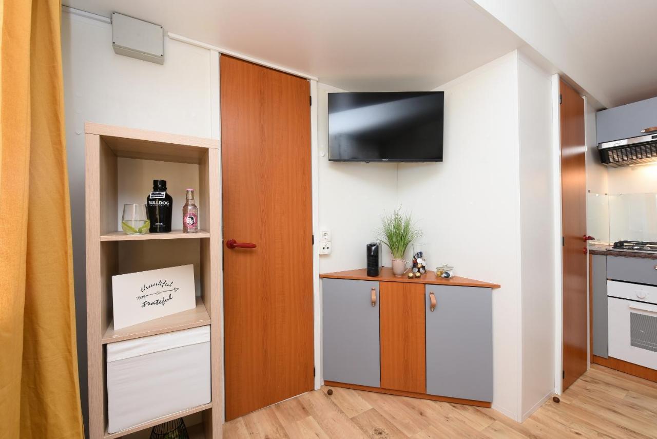 Mia Mobile Home With Jacuzzi Ждрелац Экстерьер фото